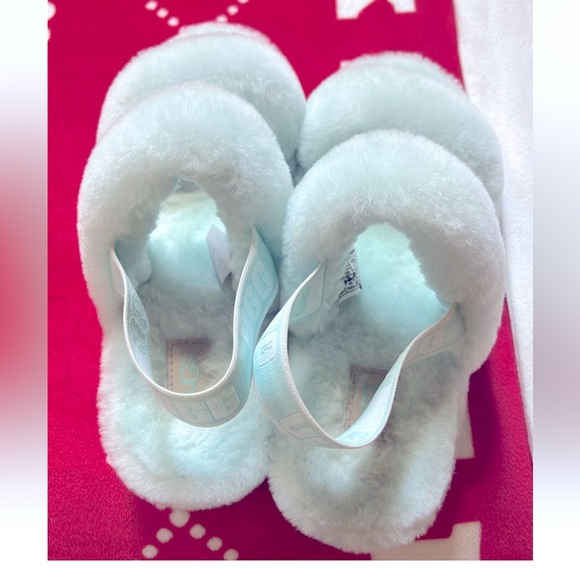 Uggs Fluff Slippers Mint Baby Blue Sz 9 Great Condition Awesome Summer Item - Picture 7 of 11